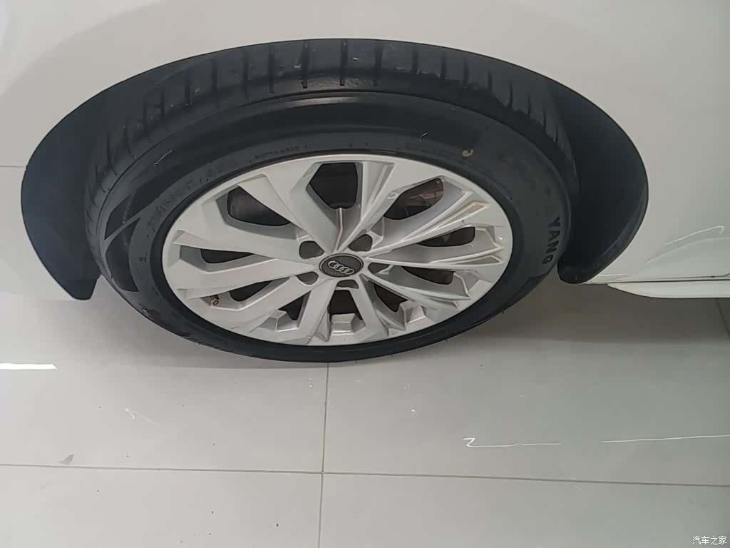 Audi A4L, 2019 23