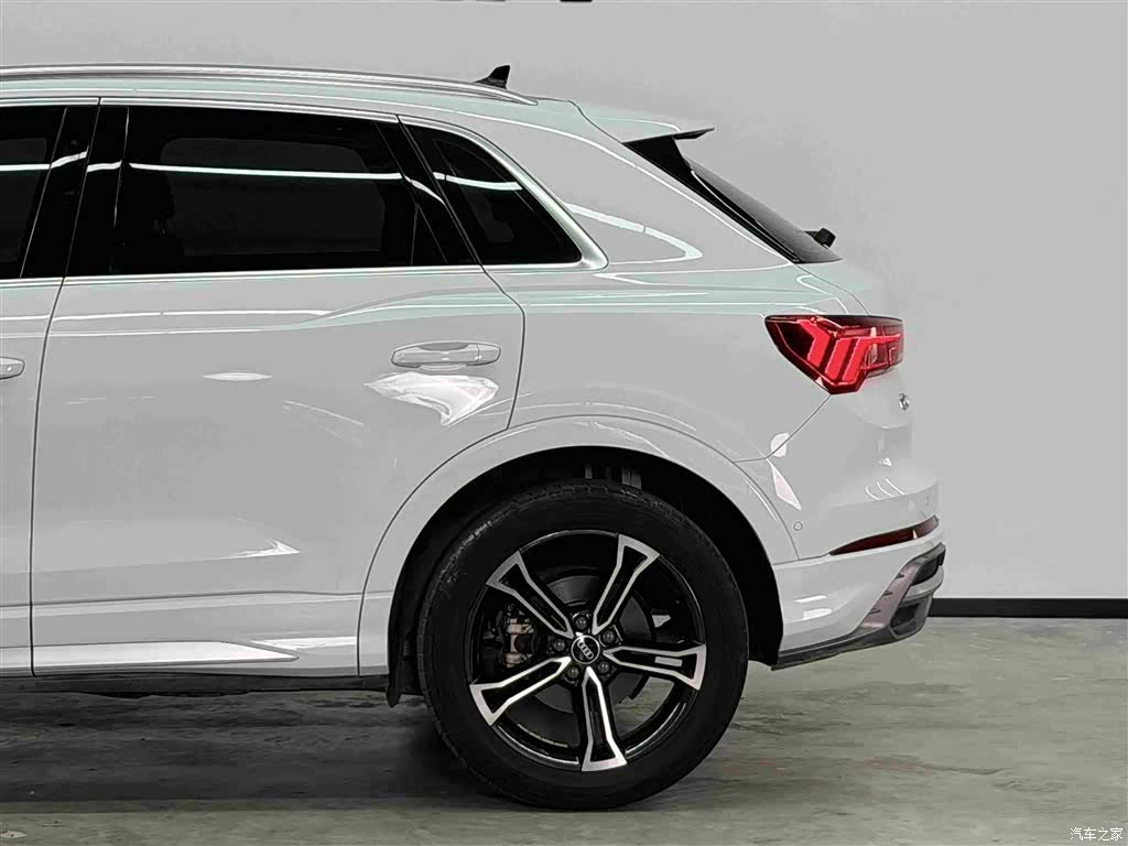 Audi Q3, 2022 12