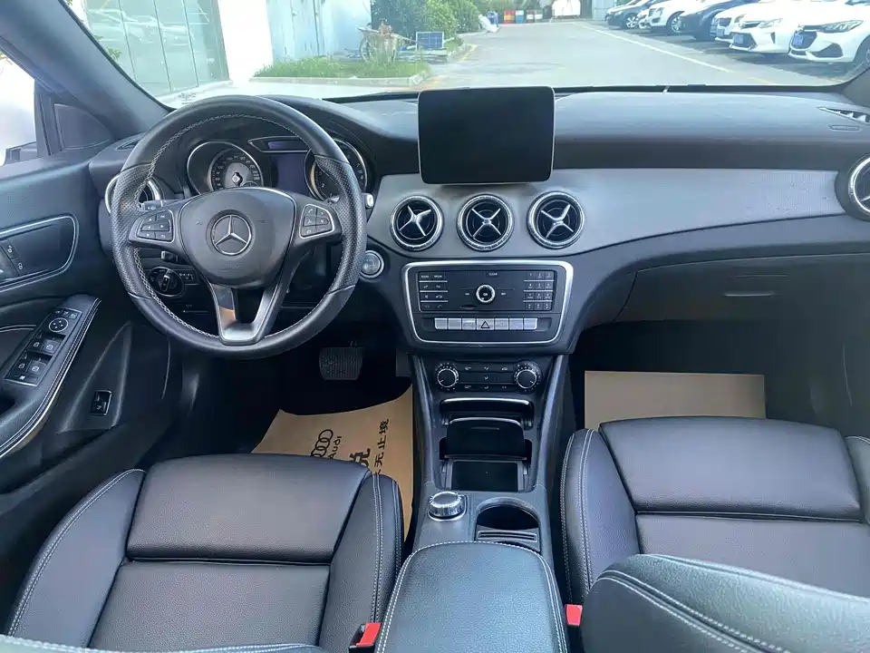 Mercedes-Benz CLA