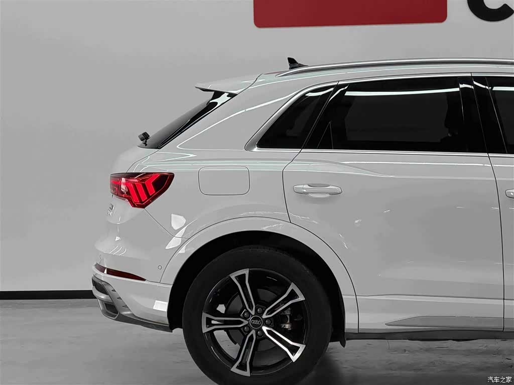 Audi Q3, 2022 9