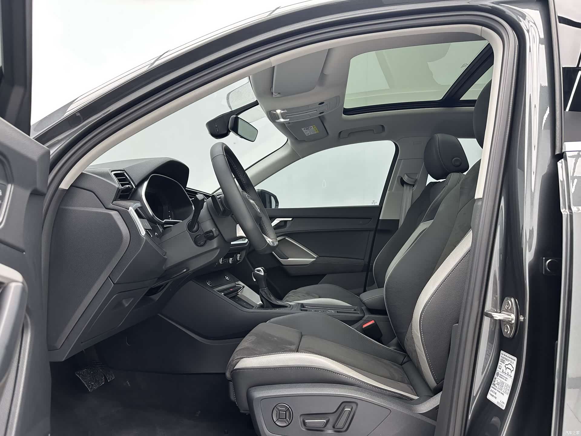 Audi Q3, 2023 все фото