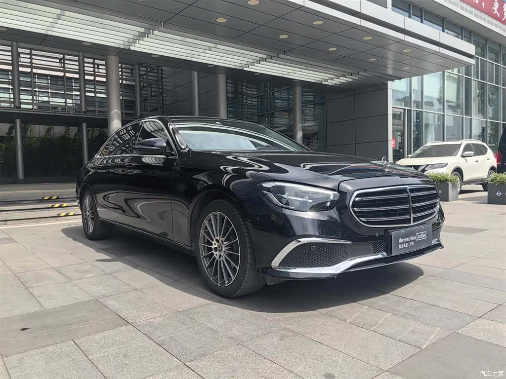 Mercedes-Benz E-Class, 2022 3