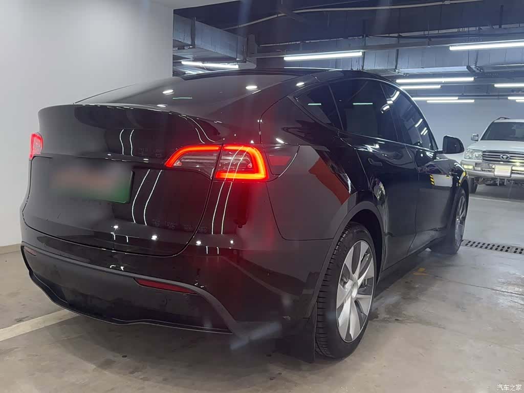 Tesla Model Y, 2022 7