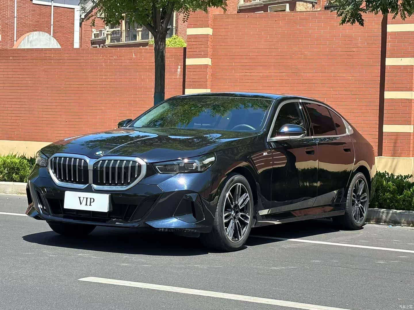 BMW 5 Series, 2025 1
