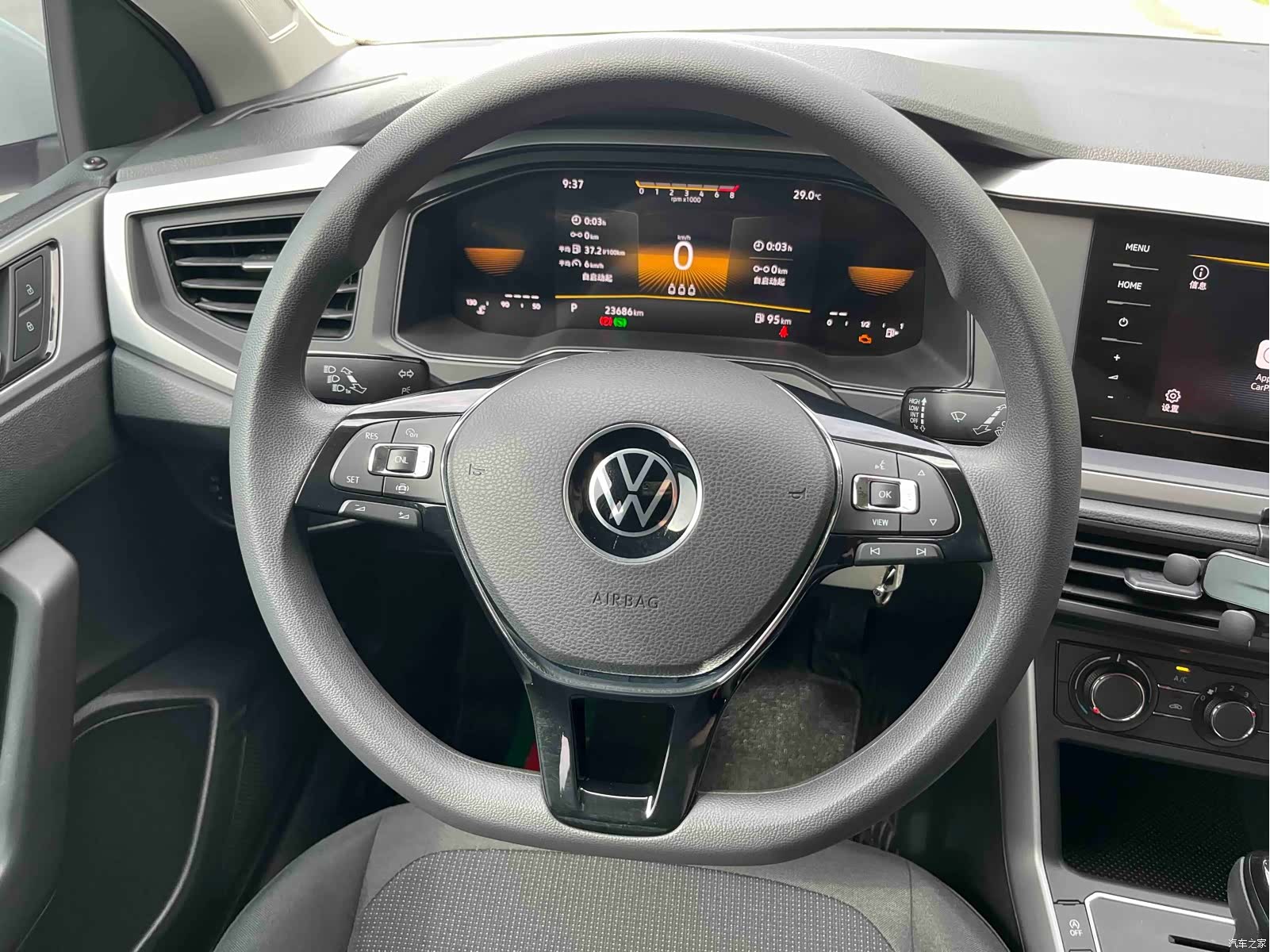 Volkswagen Polo, 2024 все фото