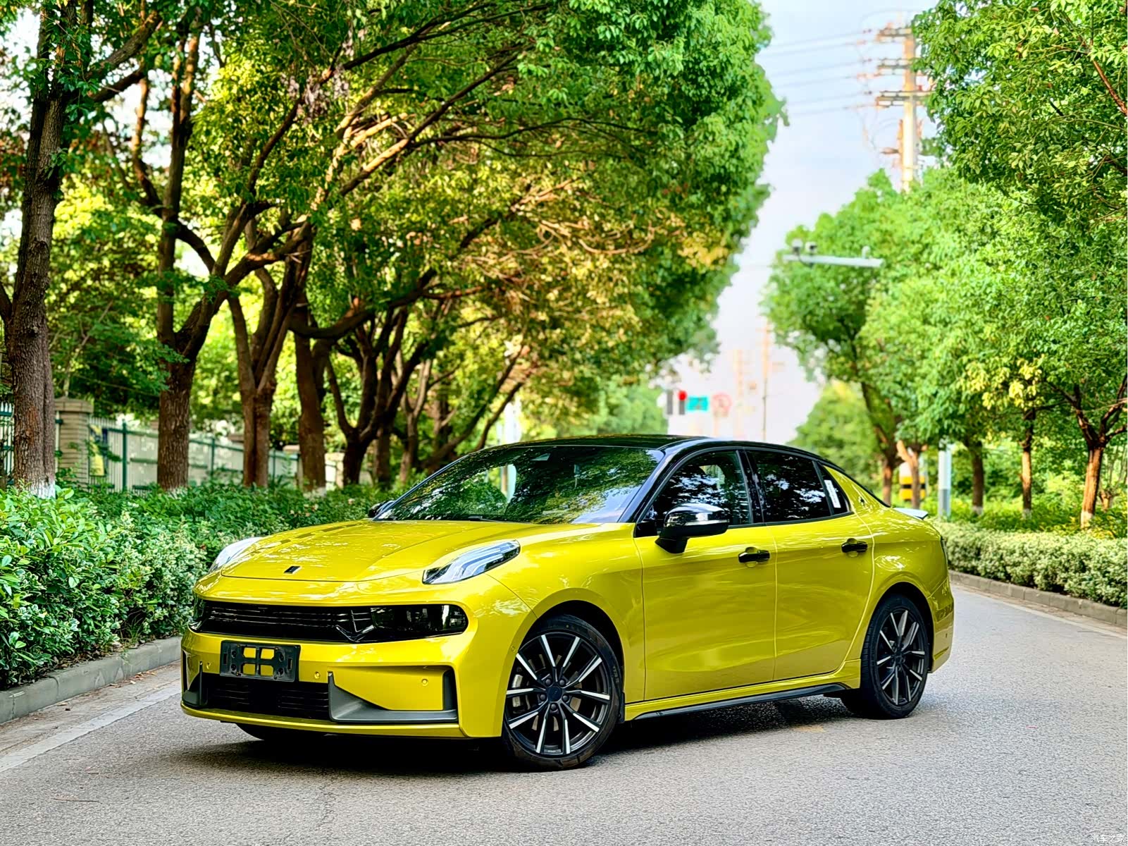 Lynk & Co 02