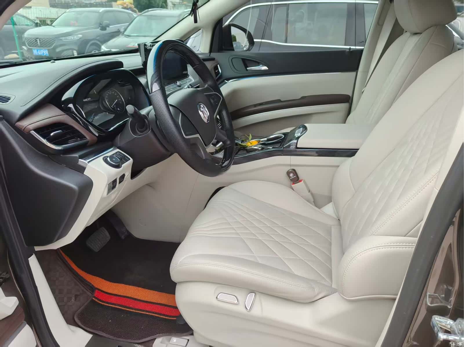 Buick GL8, 2023 4