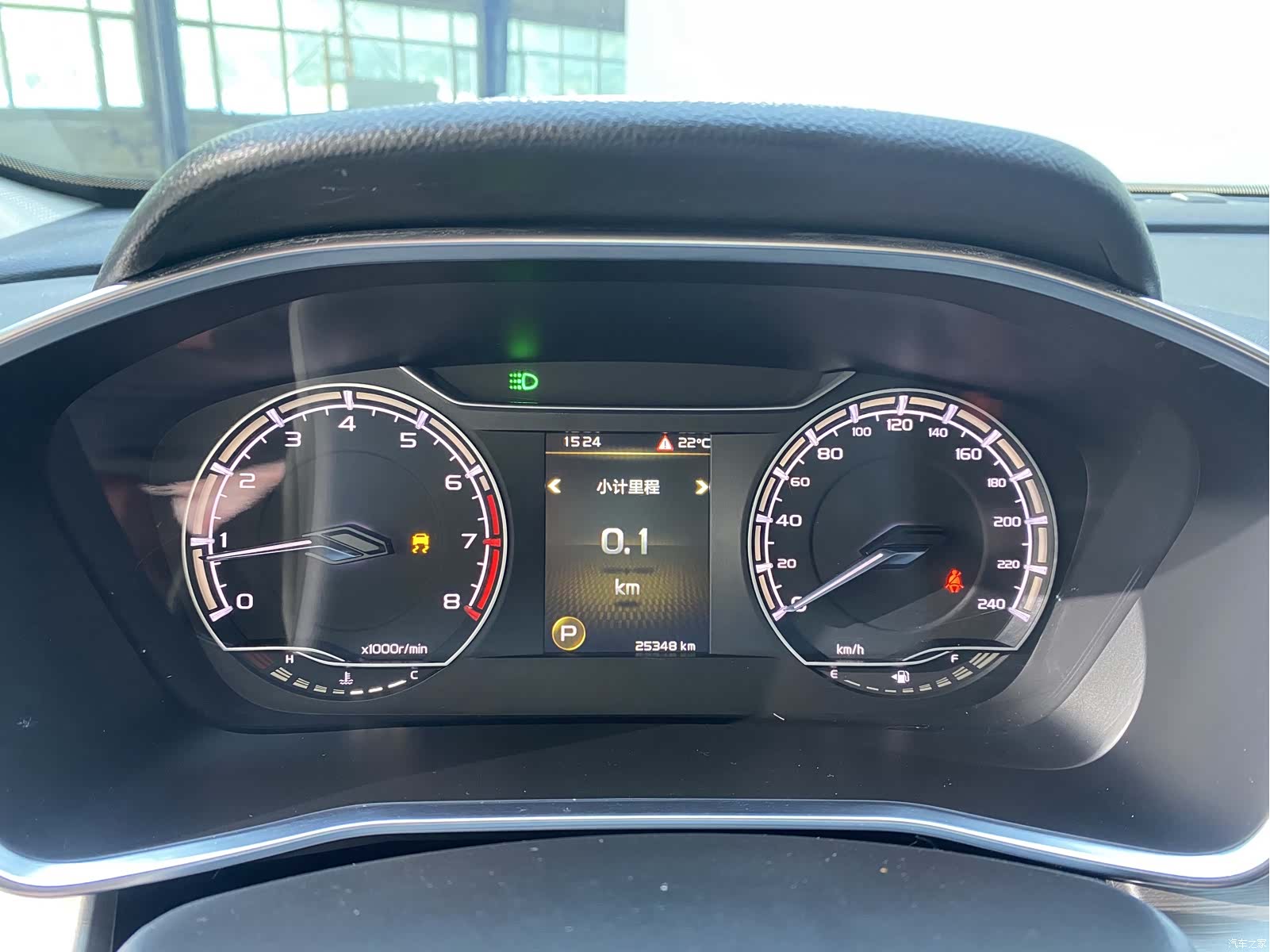 Geely Coolray, 2022 12