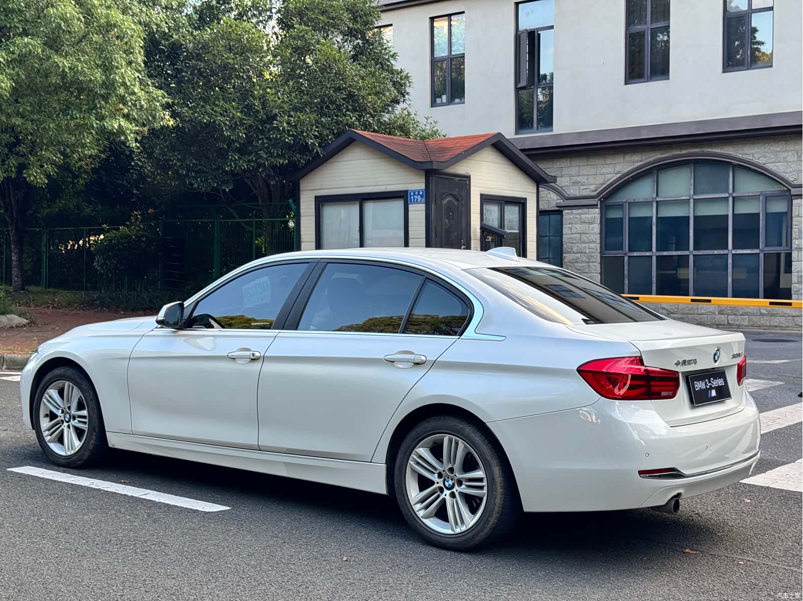 BMW 3 Series, 2016 9