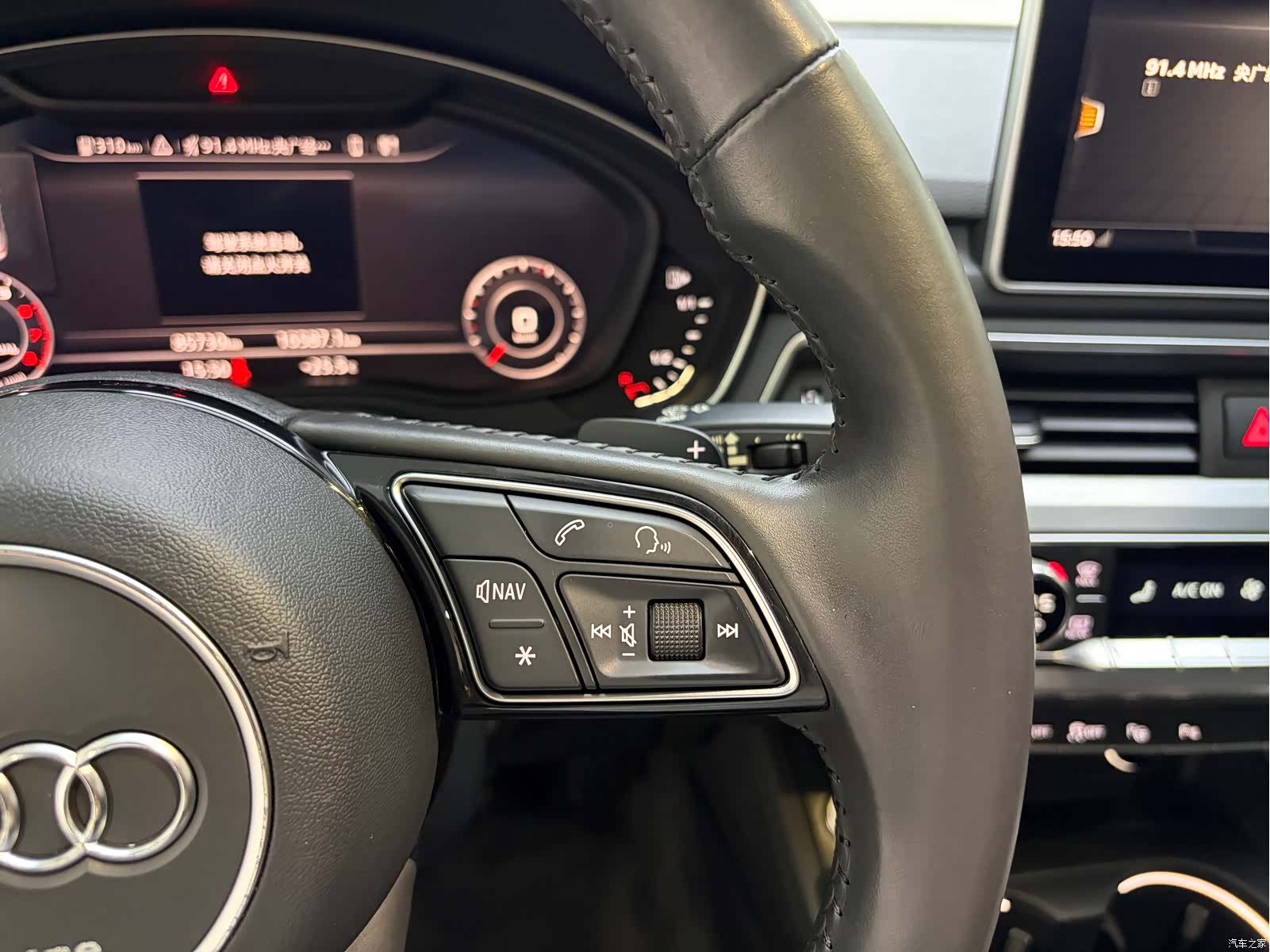 Audi A4L, 2019 14