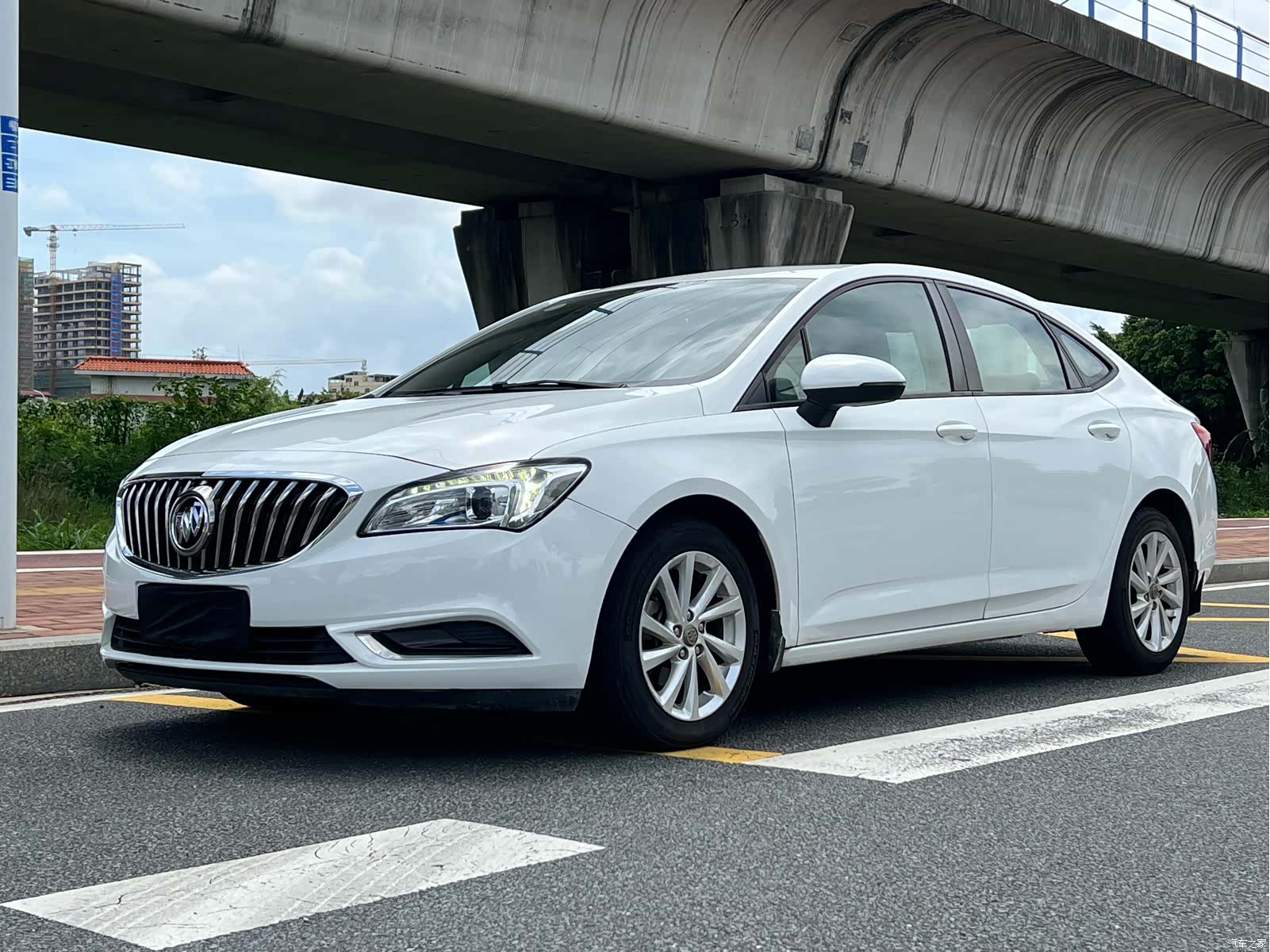 Buick Verano, 2017 1
