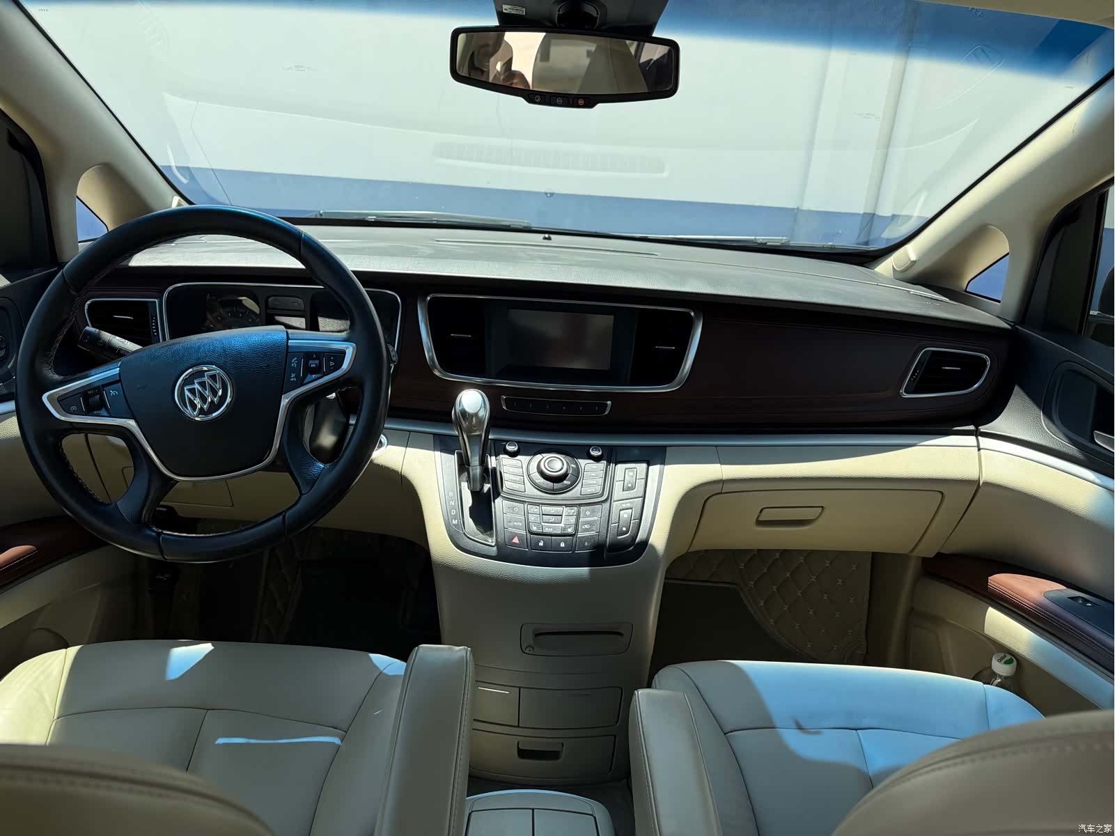 Buick GL8, 2016 6