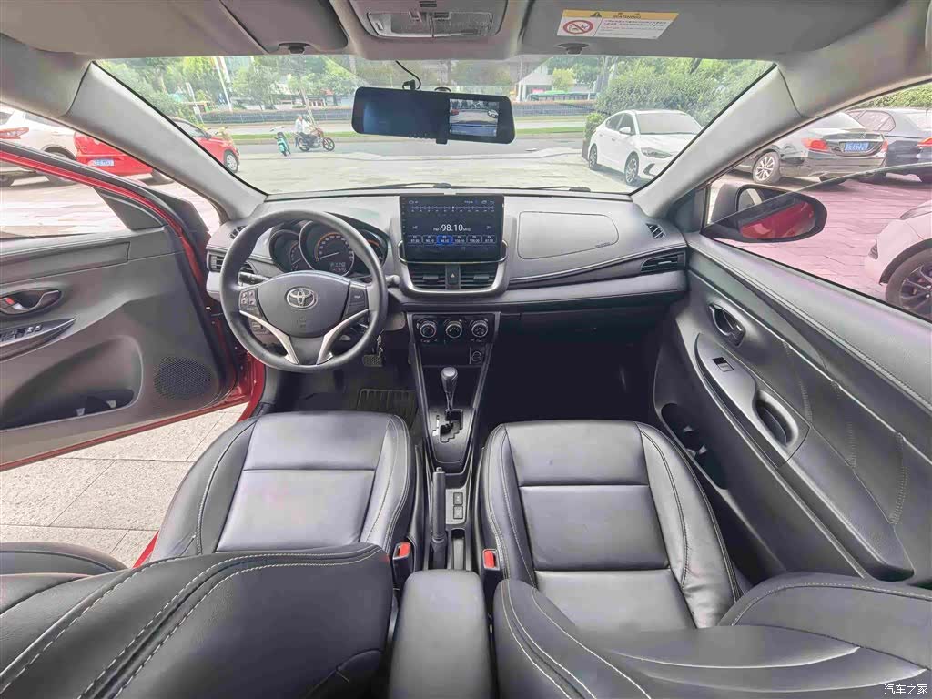 Toyota YARiS L, 2023 все фото