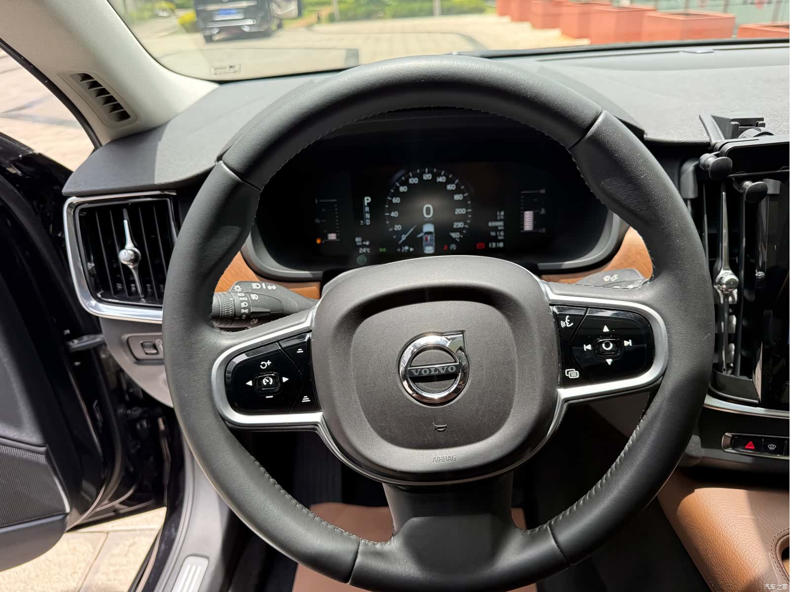 Volvo S90, 2018 23