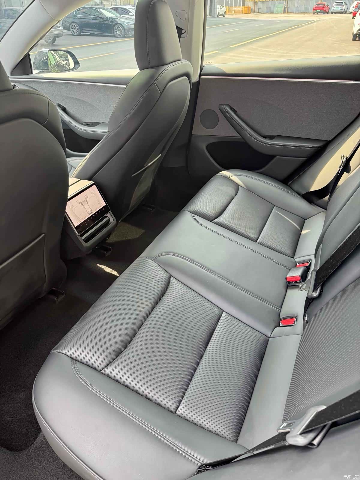 Tesla Model 3, 2024 9