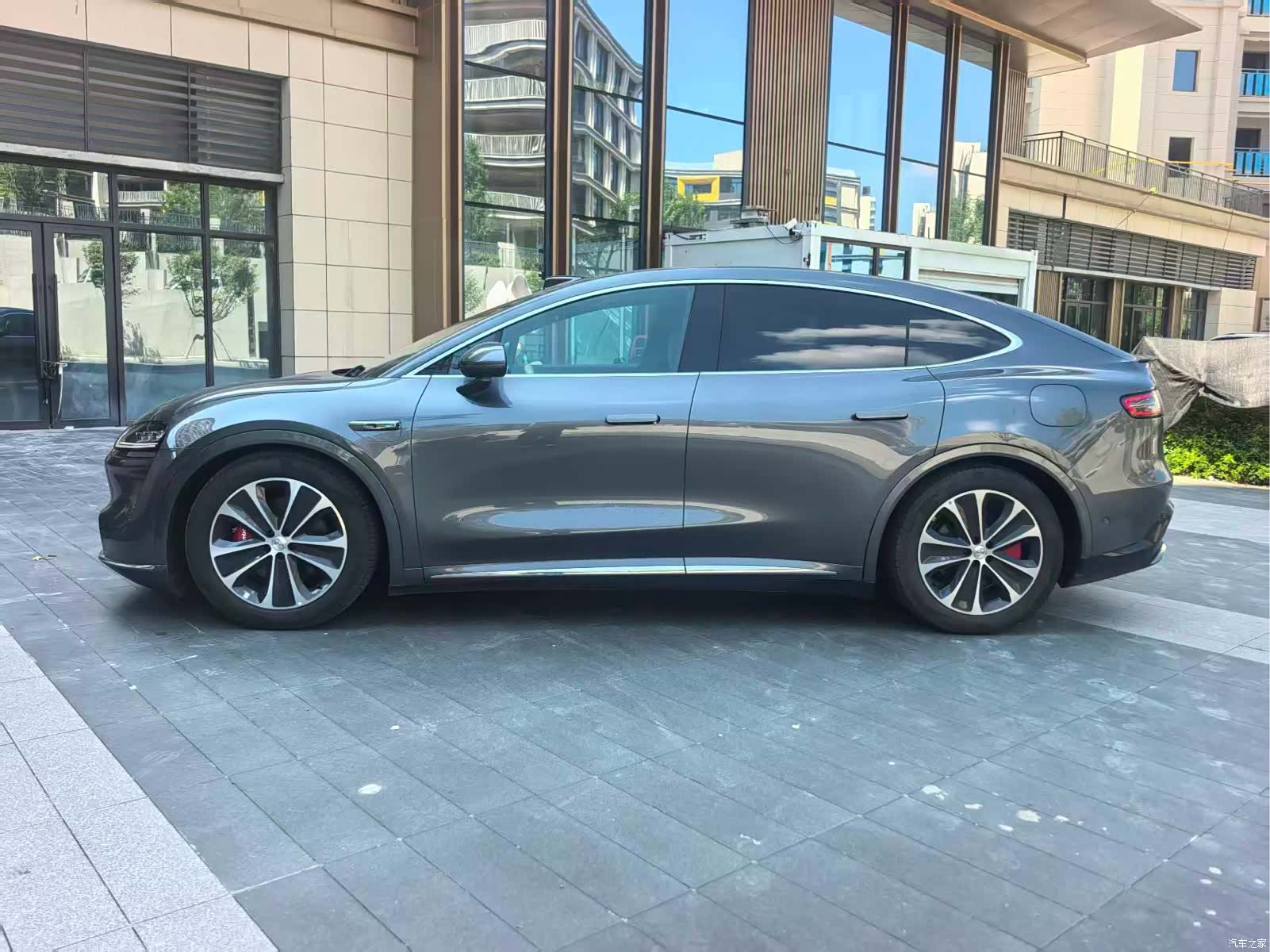 Luxeed R7, 2025 7