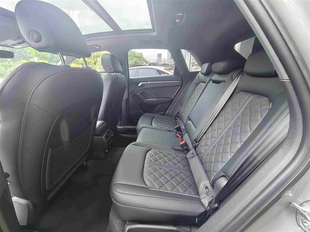Audi Q3, 2025 6