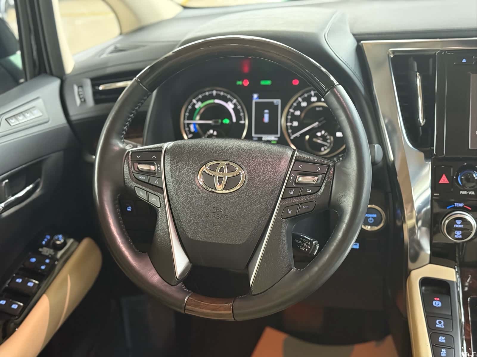 Toyota Alphard, 2019 14