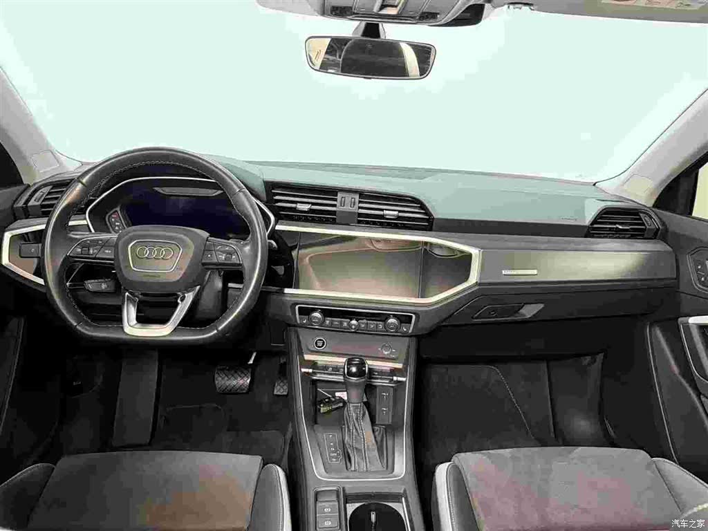 Audi Q3, 2022 10