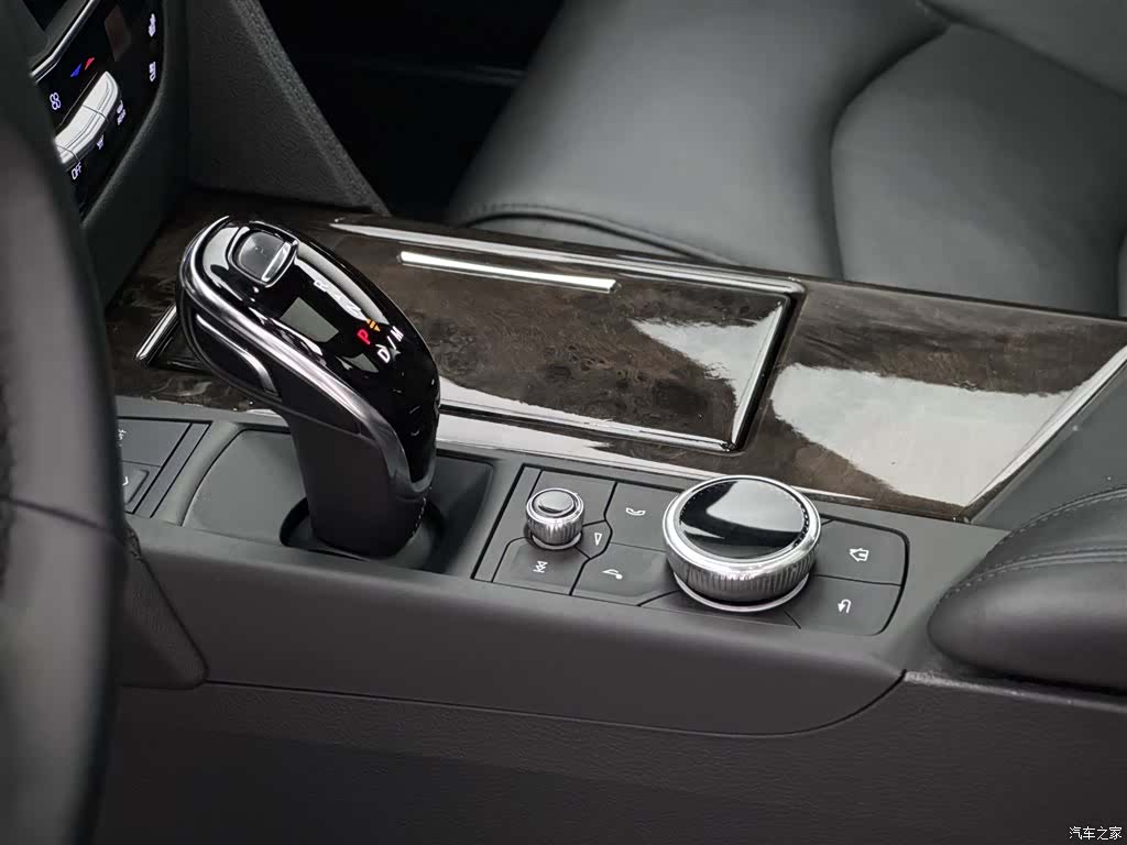 Cadillac CT6, 2022 11