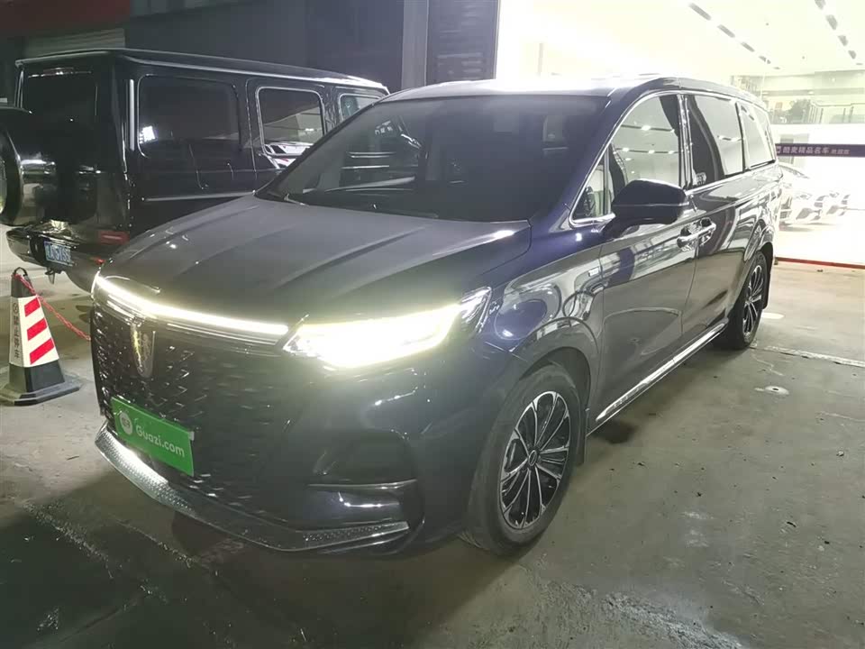 Roewe iMAX8