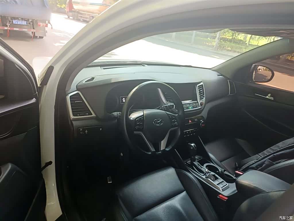 Hyundai Tucson, 2016 10