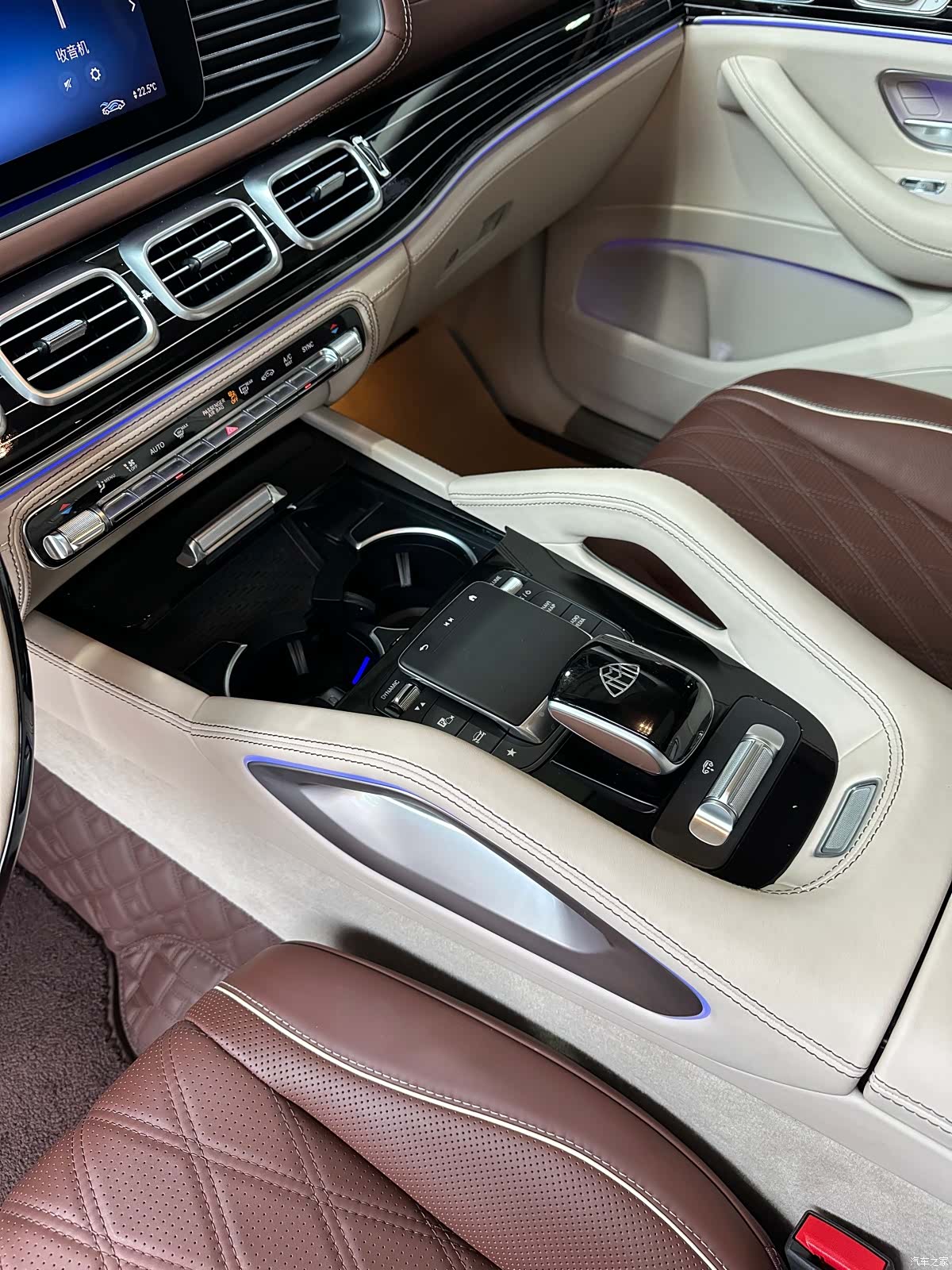 Mercedes-Benz GLS, 2024 10