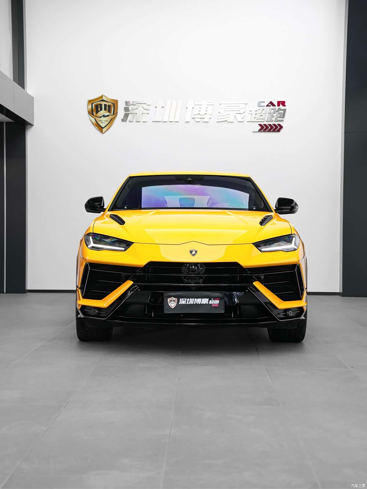 Lamborghini Urus, 2023 6
