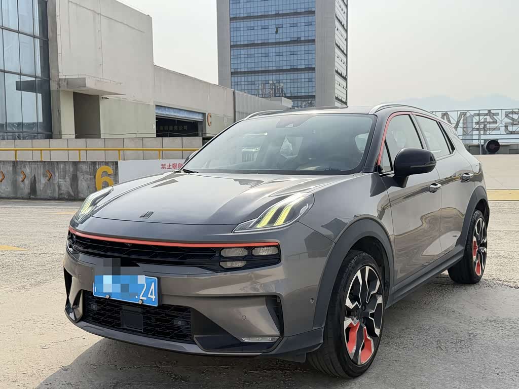 Lynk & Co 06