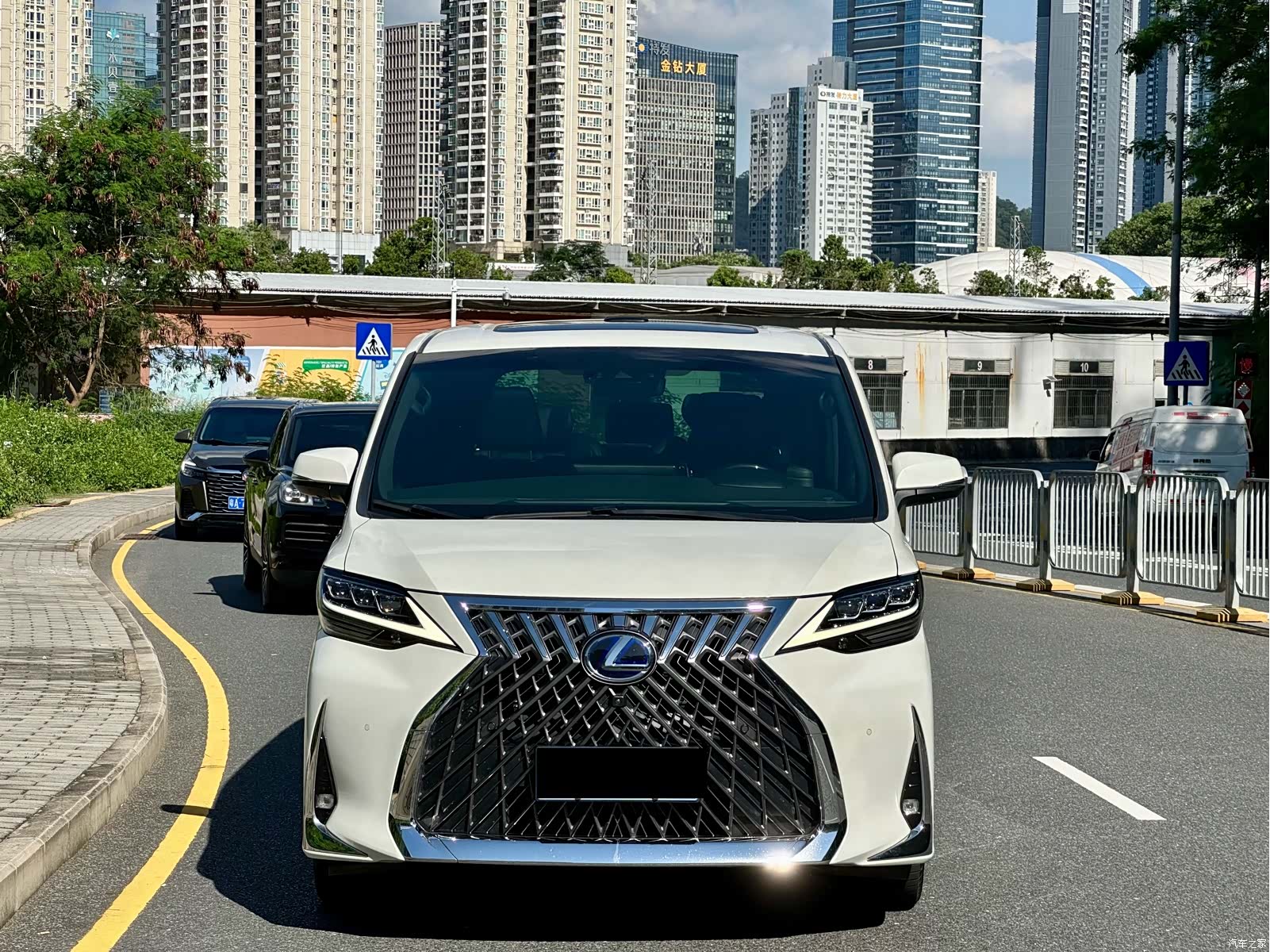 Lexus LM, 2020 2