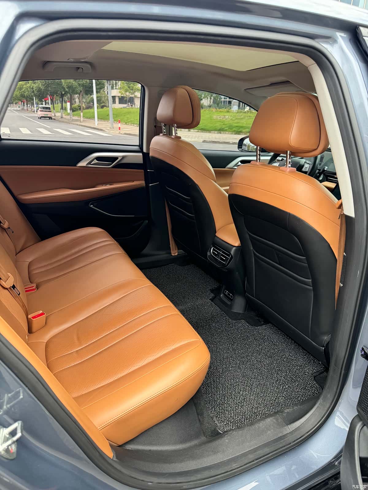 Xpeng P5, 2022 10