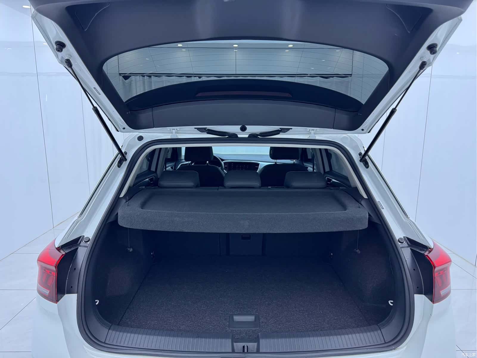 Volkswagen T-ROC, 2022 16