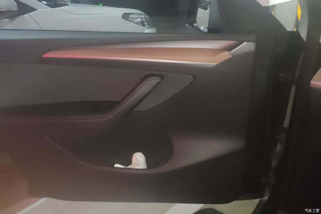 Tesla Model Y, 2021 7