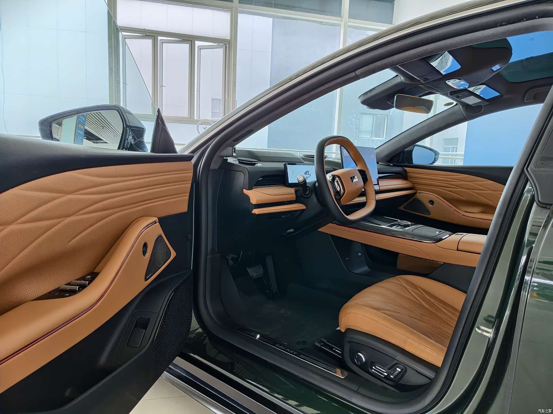 Geely 8, 2025 4