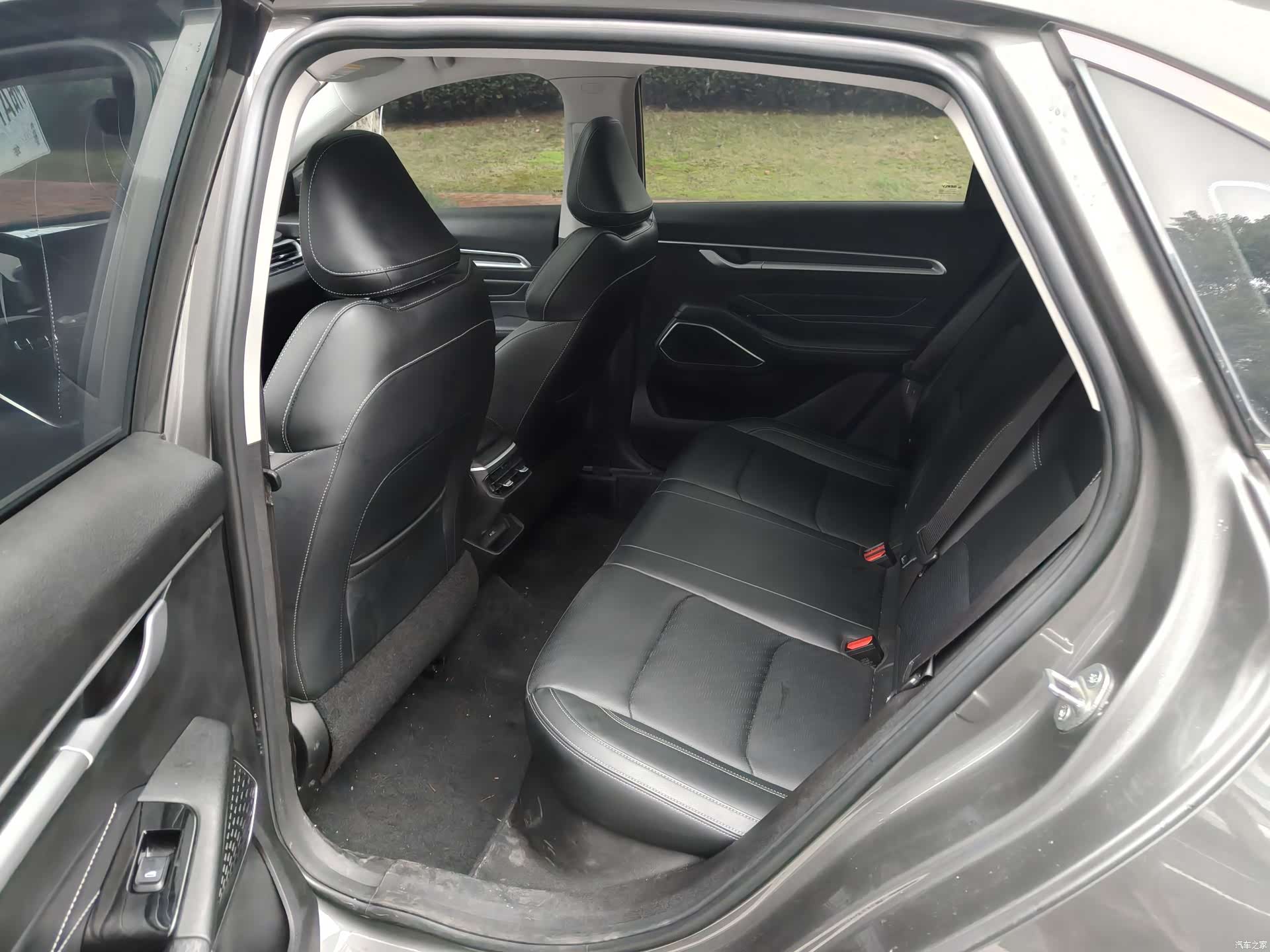 Geely Emgrand, 2023 все фото