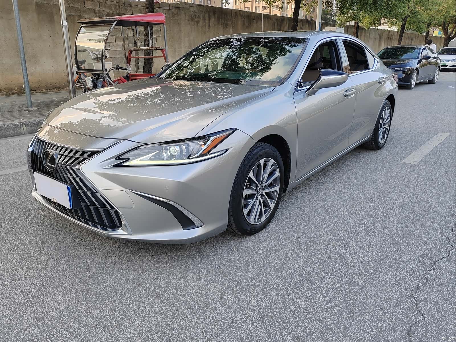Lexus ES, 2023 1