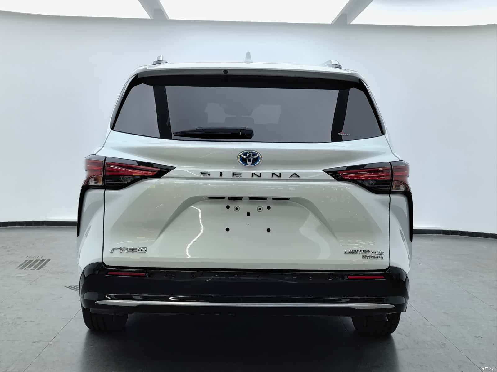 Toyota Sienna, 2024 все фото