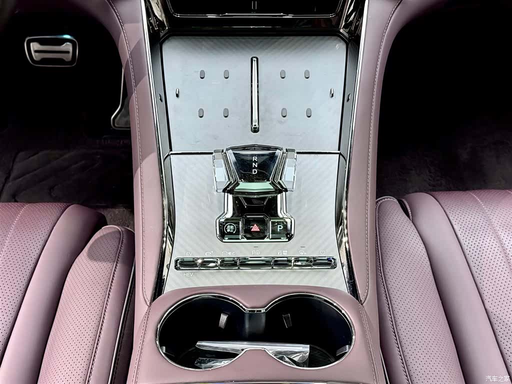 Denza Z9GT, 2025 14