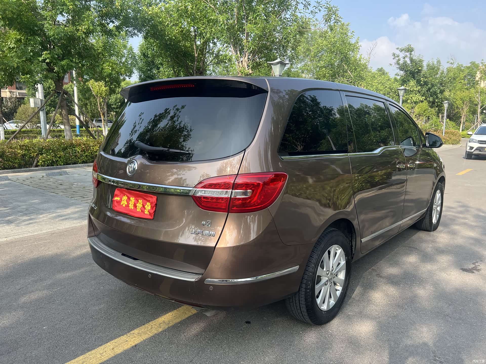 Buick GL8, 2020 4