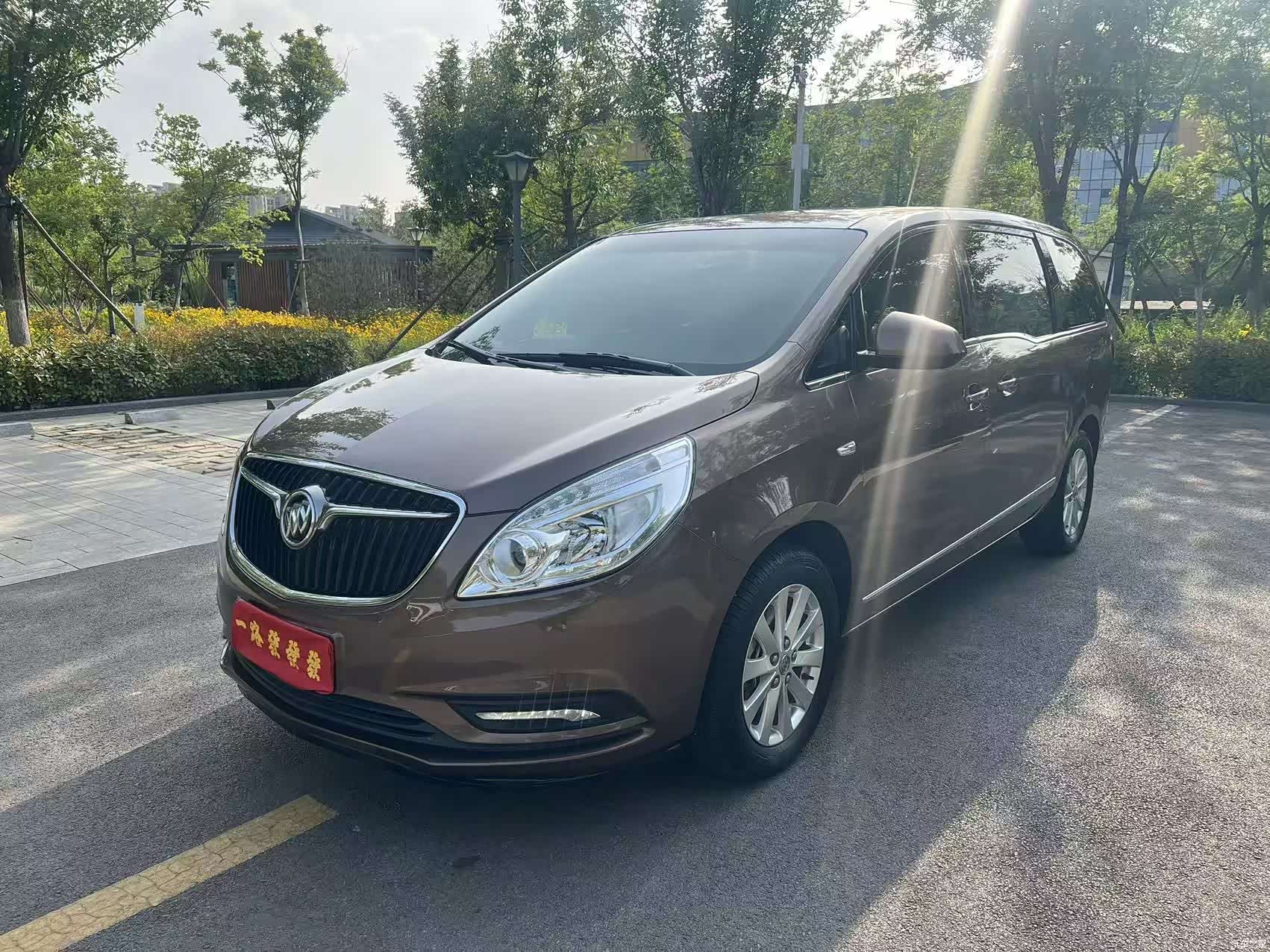 Buick GL8, 2020 1