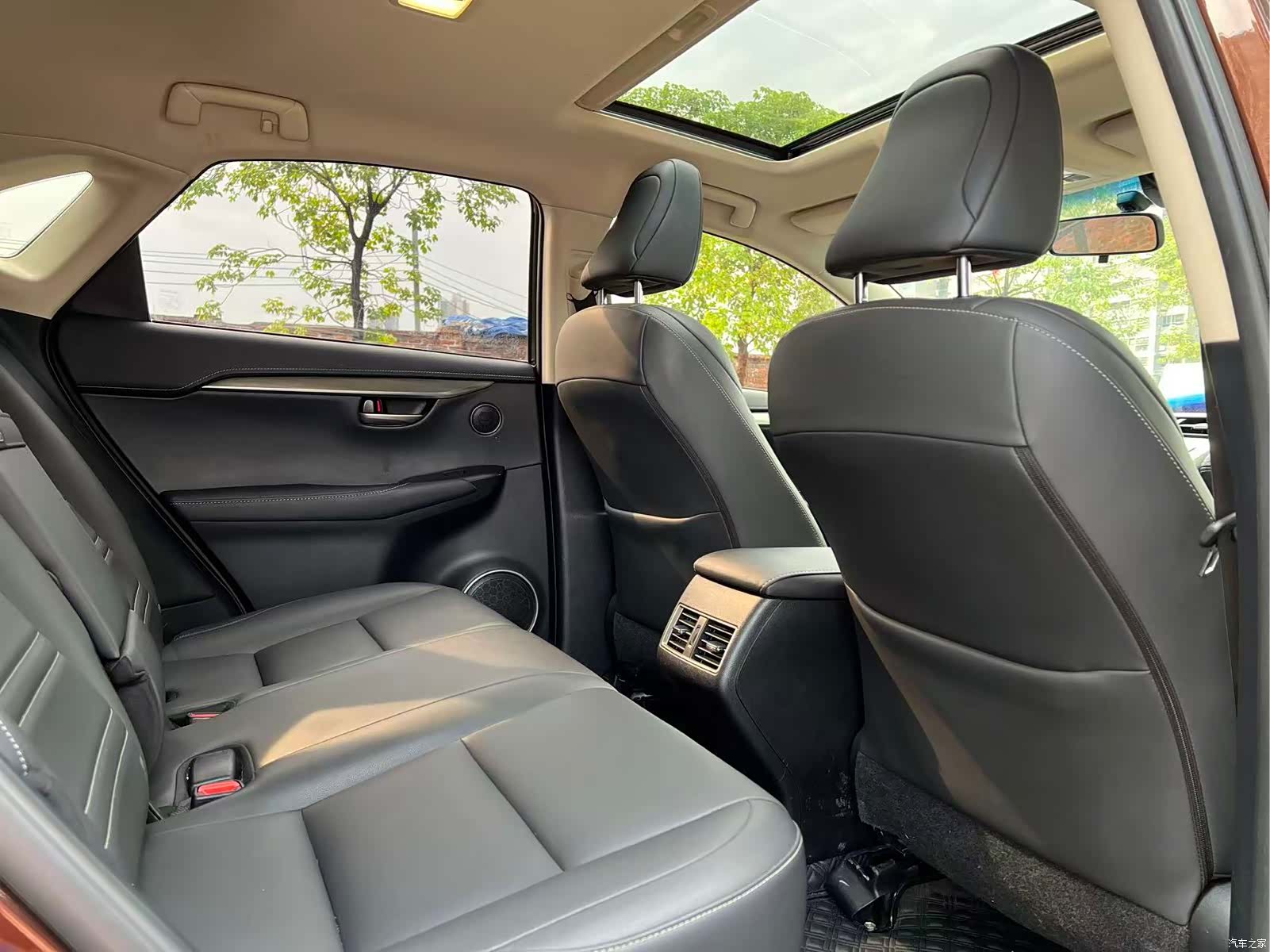 Lexus NX, 2017 11