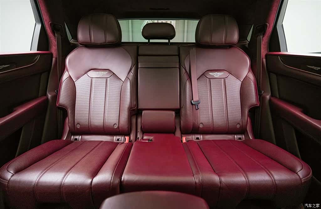 Bentley Bentayga, 2020 14