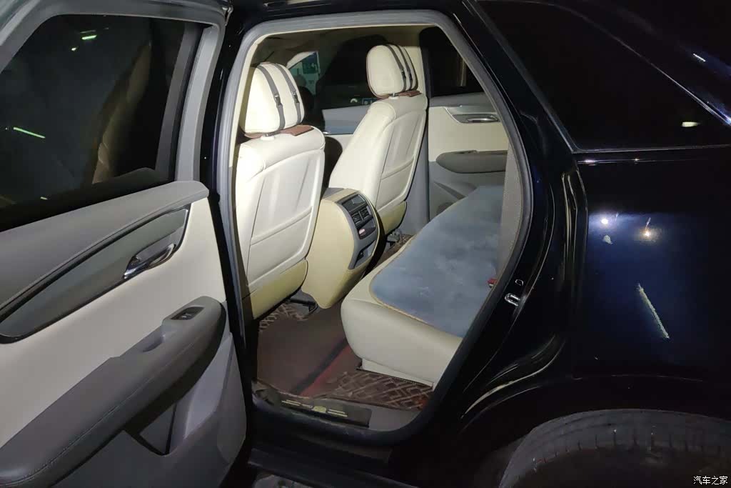 Cadillac XT5, 2024 11