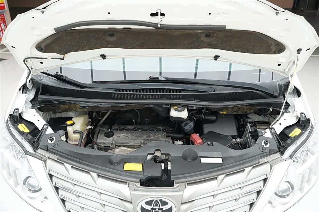 Toyota Alphard, 2011 33
