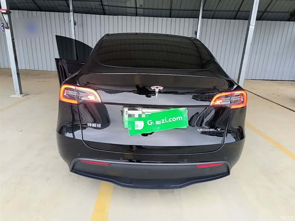 Tesla Model Y, 2023 6