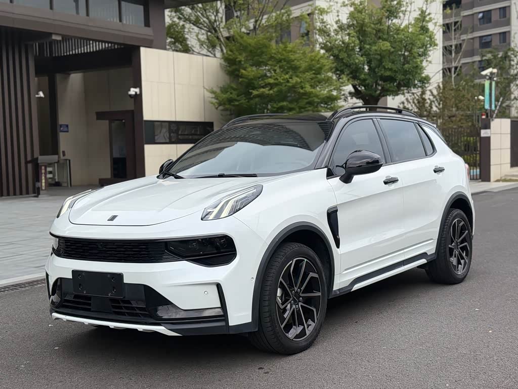 Lynk & Co 01
