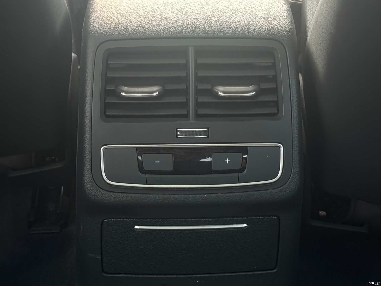 Audi A4L, 2022 11