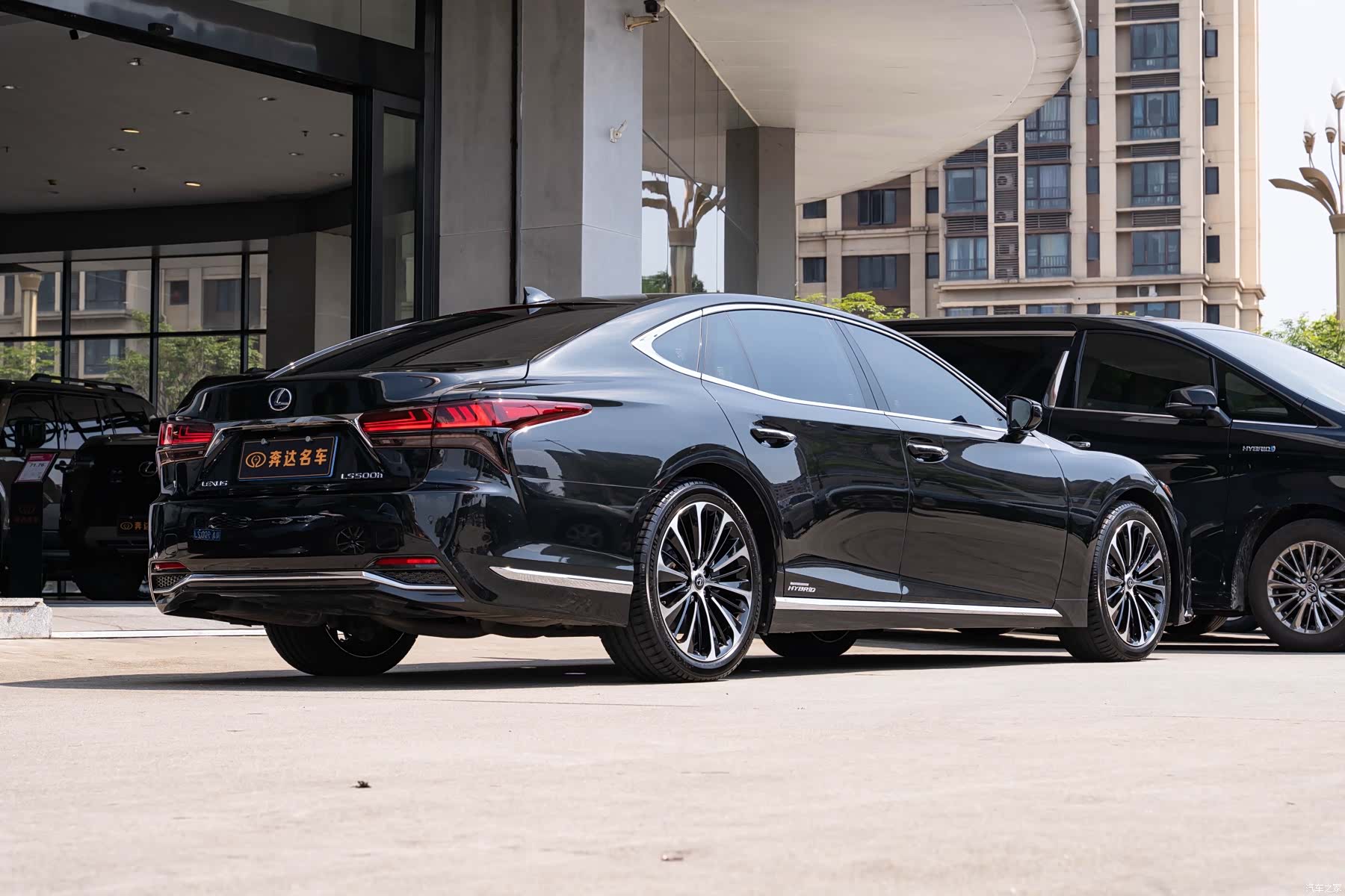 Lexus LS, 2021 3