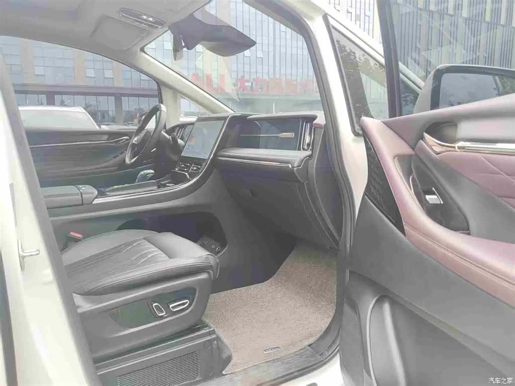 Trumpchi M8, 2023 4