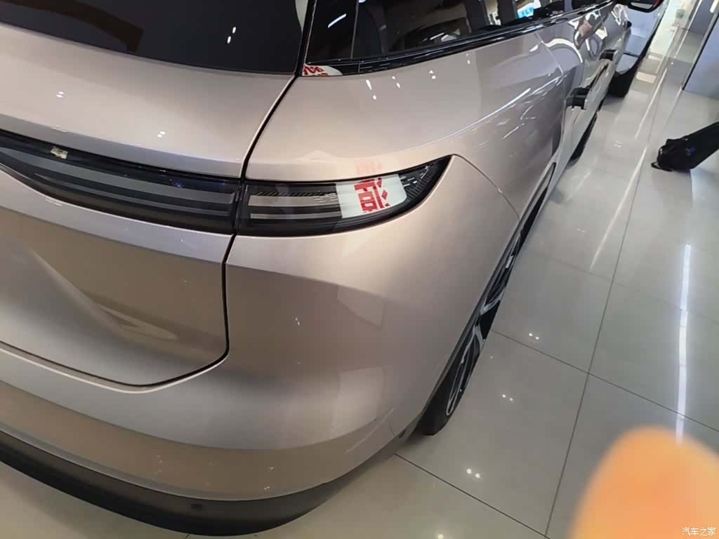 NIO ES8, 2023 8